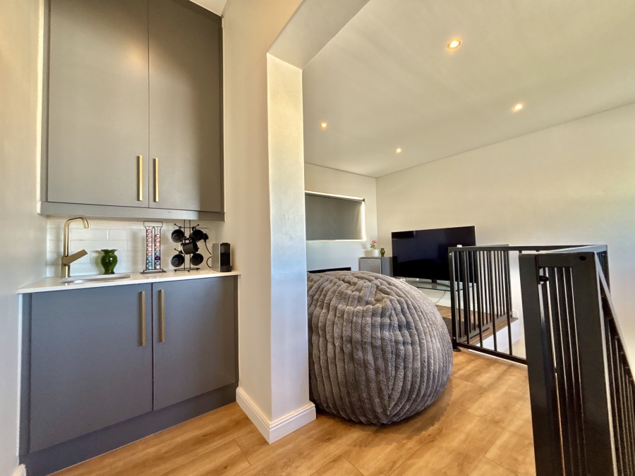 4 Bedroom Property for Sale in Sandown Western Cape